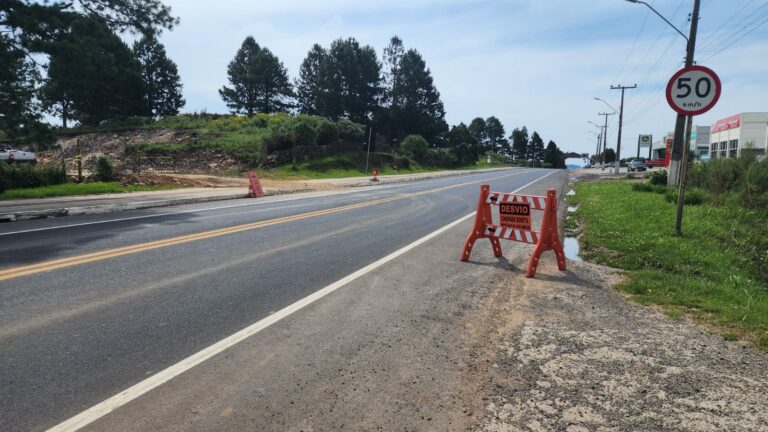 Obra de pavimentação da estrada da Estância do Meio é retomada e desvio está funcionando