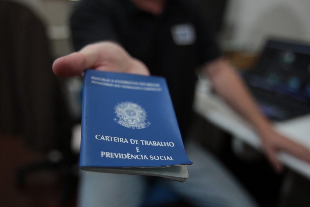 Mauricio-Vieira-Arquivo-Secom-Carteira-de-Trabalho