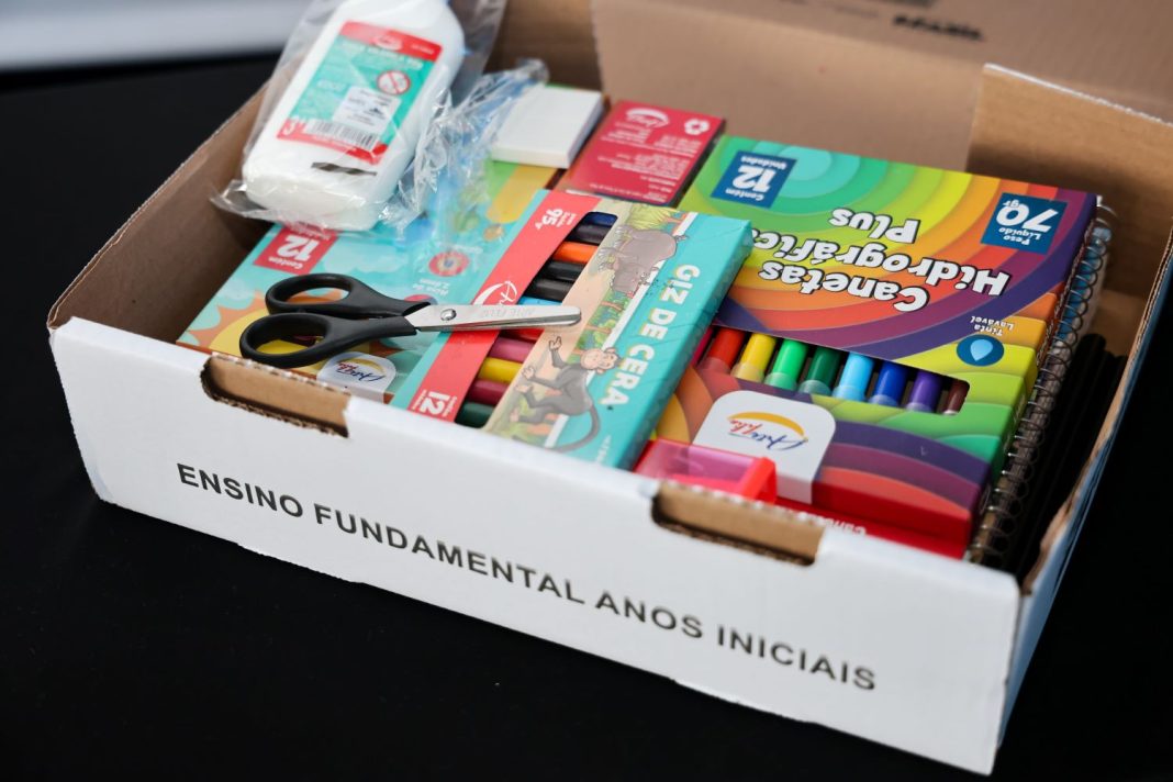Kit-material-escolar-2026-FOTO-Roberto-Zacarias-SecomGOVSC-5