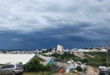 Frente fria mantém risco de temporais e chuva intensa até quinta-feira no Sul do Brasil