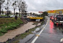 Asfalto cede após fortes chuvas e Prefeitura de Lages alerta para cuidados na Avenida Belisário Ramos