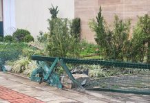 Caminhão atinge grade de proteção do Sesc durante a madrugada em São Joaquim
