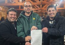 AMAP entrega a Carlos Bolsonaro ofício com demandas dos produtores de maçã de Santa Catarina