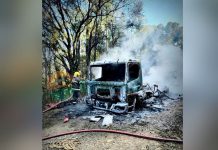 Caminhão é destruído por incêndio no interior de São Joaquim