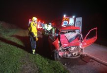 Motorista morre após colisão frontal entre carro e carreta na BR-282, em Bom Retiro