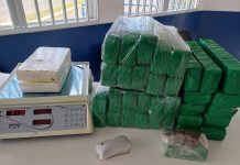 PRF apreende mais de 22 quilos de maconha, cocaína e merla na BR-282, em Lages