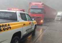 Motorista boliviano é flagrado descendo a Serra do Rio do Rastro com carreta e trânsito fica em meia pista