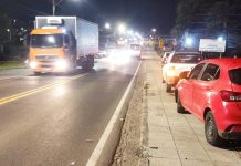 Engavetamento envolvendo três veículos deixa motorista ferido na SC-114, em São Joaquim