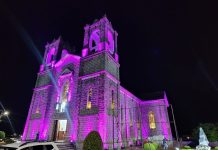 São Joaquim entra no clima do Outubro Rosa e igreja ganha iluminação especial
