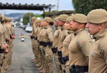 Polícia Militar de Lages forma novos soldados temporários em cerimônia histórica para a corporação