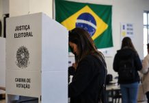 Eleições 2026: Flávio Bolsonaro aparece à frente nos primeiros resultados do exterior; veja os números