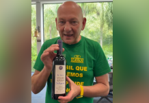 Luciano Hang recebe vinho de São Joaquim e manda recado especial para Junica, da Adega Velho Amigo
