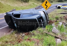 Motorista dorme ao volante e capota veículo na SC-114, em São Joaquim
